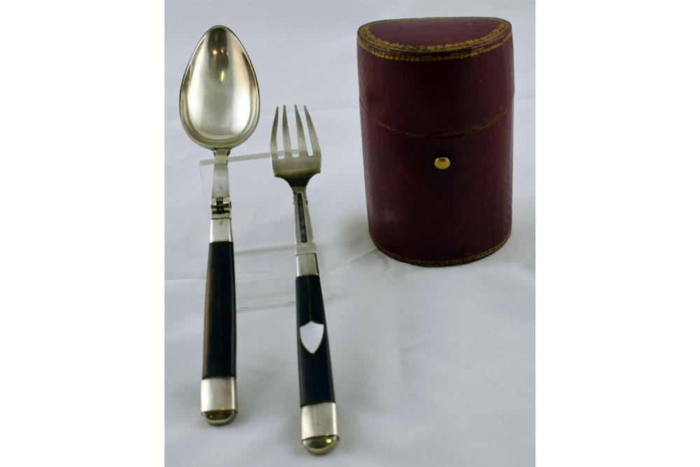 Estuche cubiertos campaña