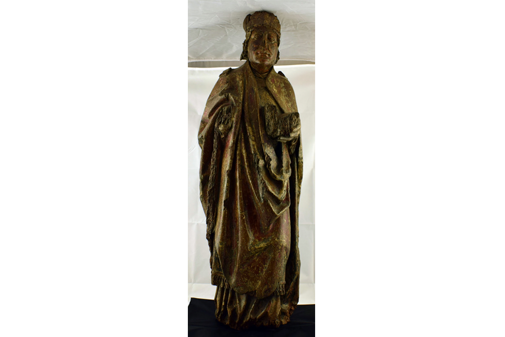 Obispo hispanoflamenco frente