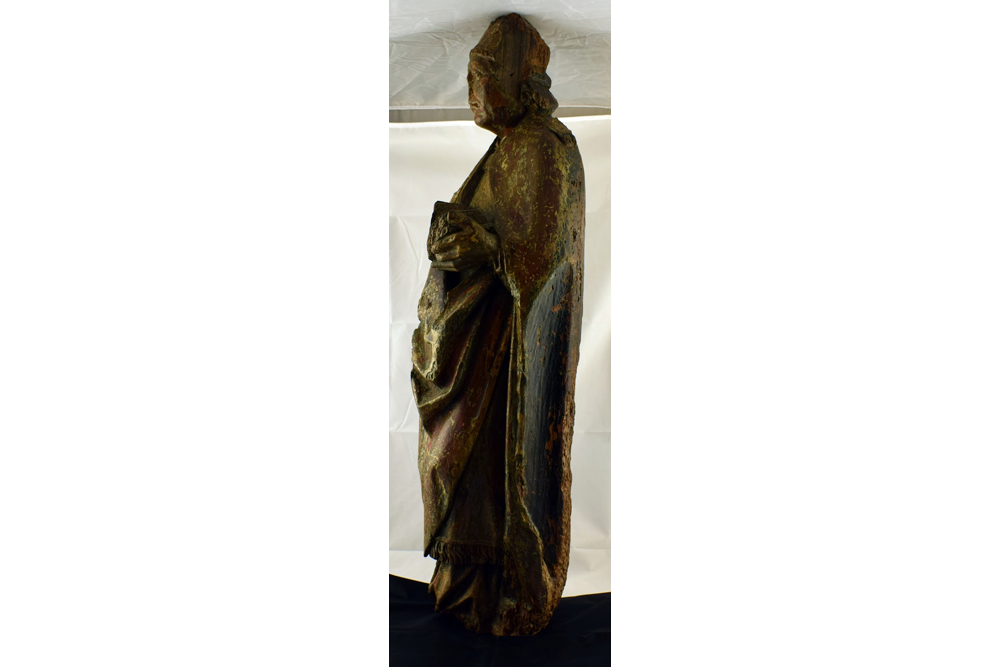 Obispo hispanoflamenco lado izquierdo